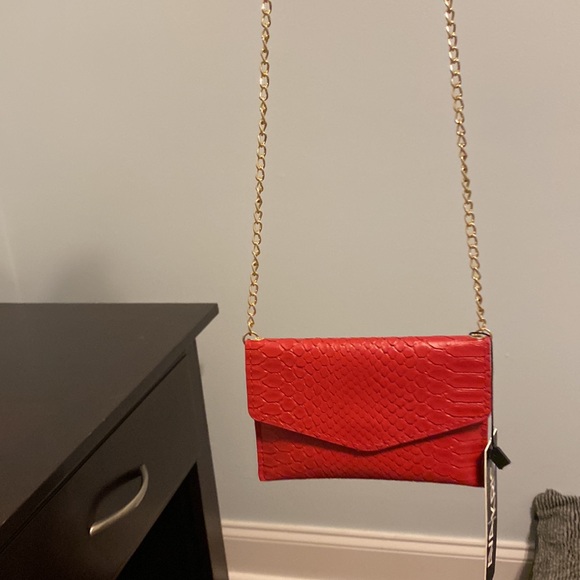 Tiny dark Red Clutch - Picture 2 of 11